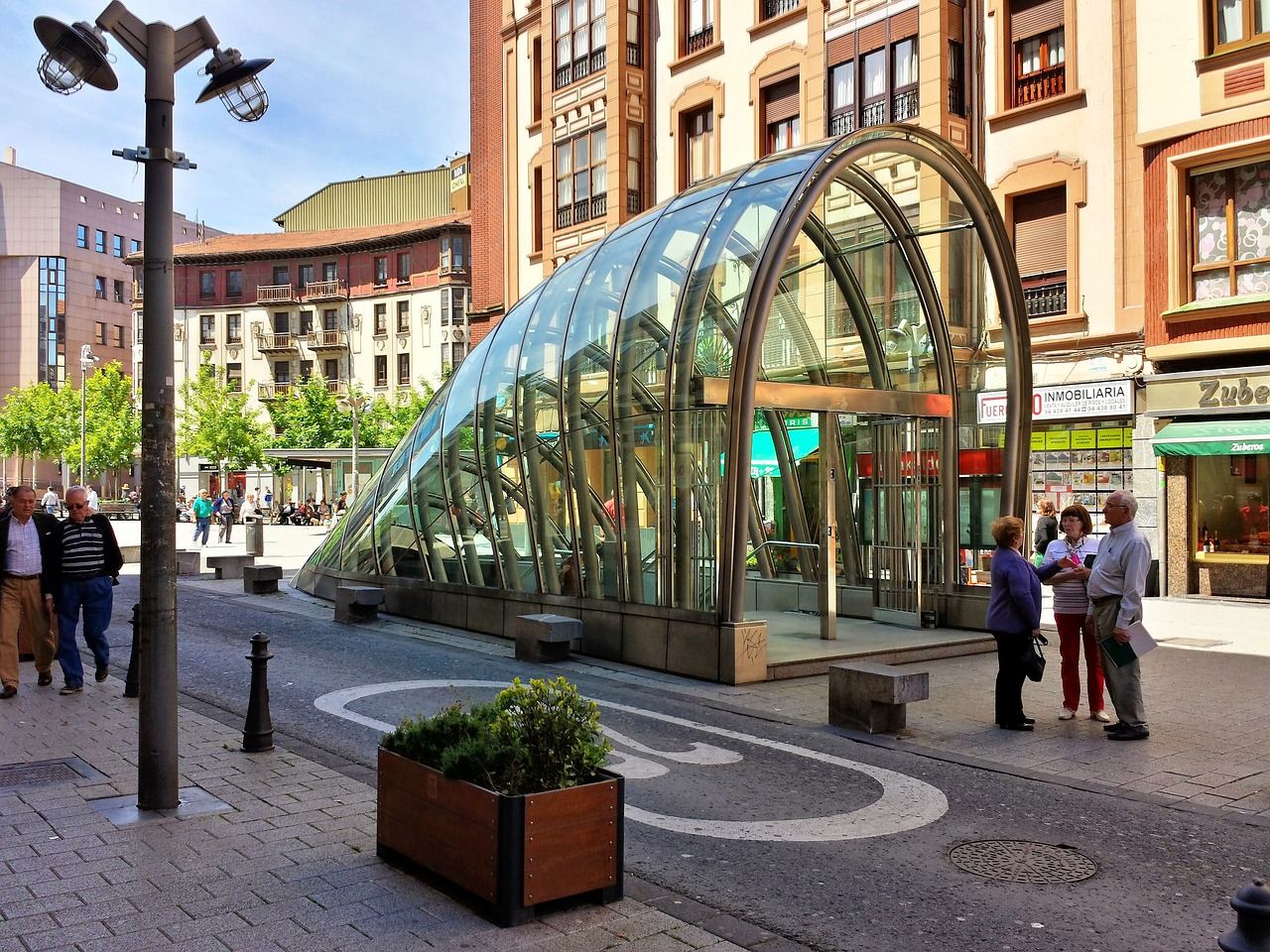 Boca de metro Fosterito en el centro de Bilbao